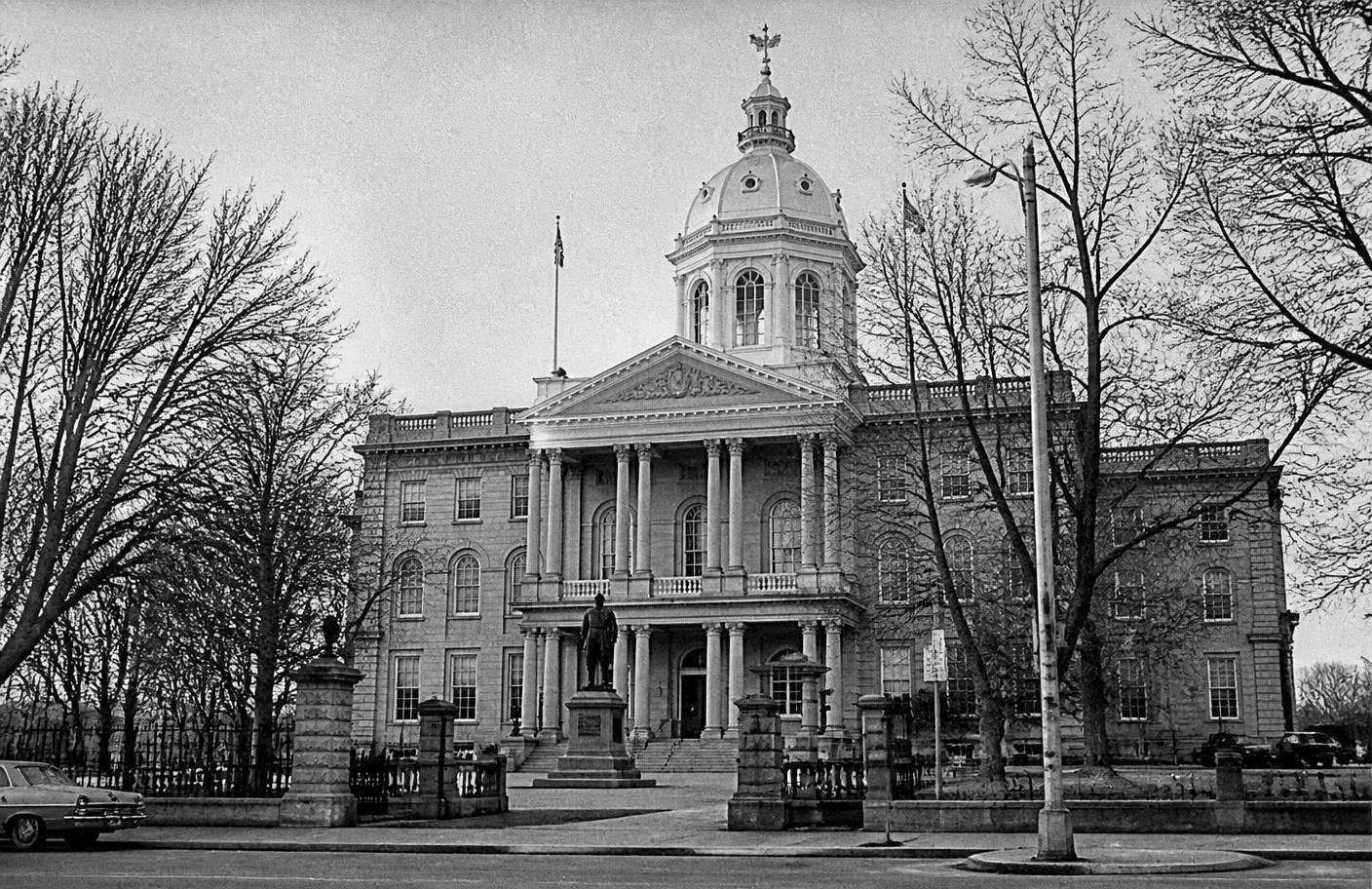Archival photograph of the New Hampshire State House